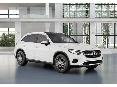 Used 2026 Mercedes-Benz GLC 300 4MATIC image 11