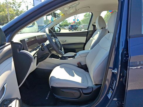Certified 2025 Hyundai Tucson SE image 17