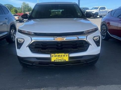 Used 2026 Chevrolet TrailBlazer LS w/ LS Convenience Package AWD/4WD image 2