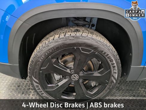 Used 2025 Volkswagen Taos SE AWD/4WD image 9