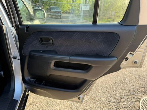 Used 2005 Honda CR-V EX image 23