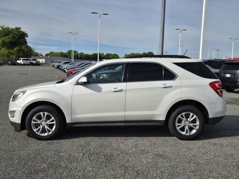 Used 2017 Chevrolet Equinox LT w/ Convenience Package FWD image 4