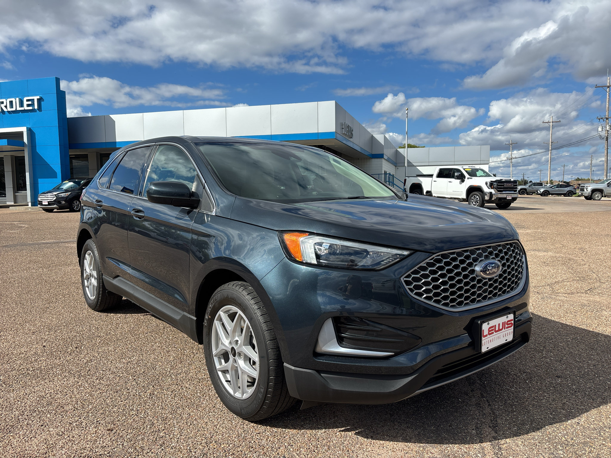 Used 2024 Ford Edge SEL AWD/4WD image 2