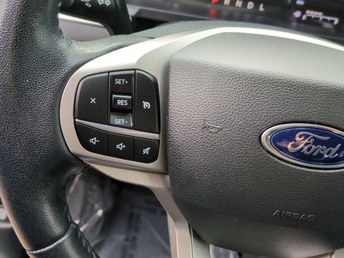 Used 2022 Ford Explorer XLT w/ Equipment Group 202A image 17