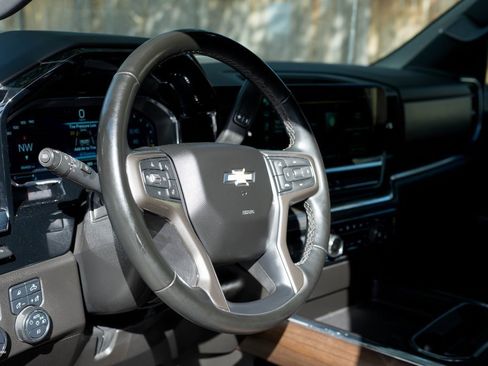 Used 2024 Chevrolet Silverado 3500 High Country w/ High Country Premium Package image 8