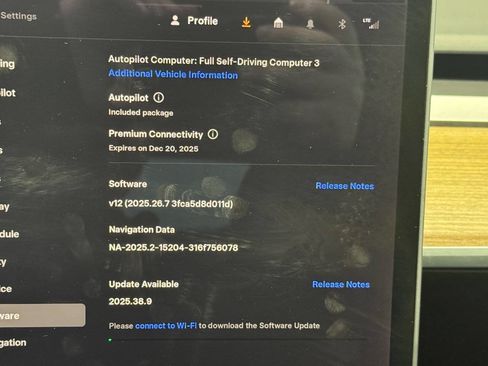 Used 2021 Tesla Model Y Long Range image 33