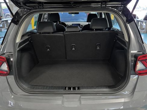 Used 2022 Hyundai Venue Limited FWD image 11