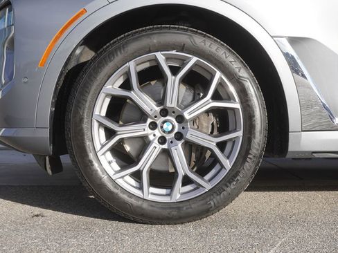 Used 2023 BMW X7 xDrive40i w/ Premium Package image 32