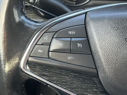 Used 2021 Cadillac XT5 Premium Luxury FWD image 18