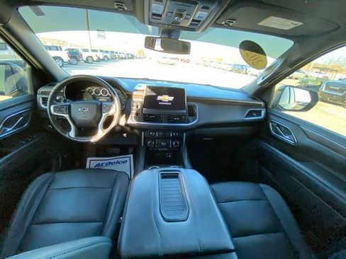 Used 2021 Chevrolet Tahoe Z71 w/ Luxury Package image 16