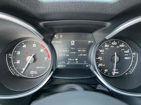 Used 2020 Alfa Romeo Stelvio Ti w/ Nero Edizione image 28