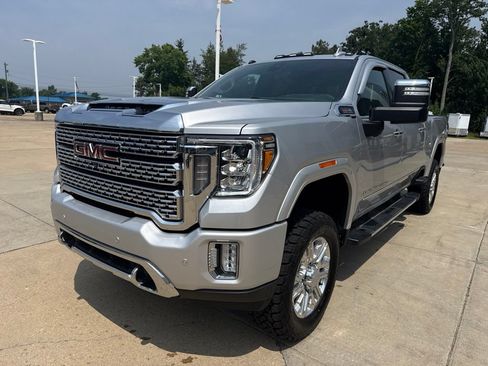 Used 2023 GMC Sierra 2500 Denali w/ Technology Package AWD/4WD image 2
