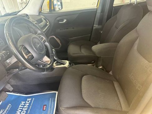 Used 2016 Jeep Renegade Latitude w/ Popular Equipment Group AWD/4WD image 14