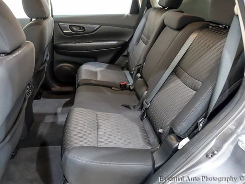 Used 2019 Nissan Rogue S image 15