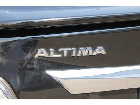 Used 2014 Nissan Altima 2.5 S w/ Sport Value Package FWD image 31