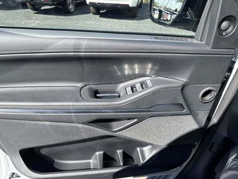 New 2026 Lincoln Navigator L Reserve AWD/4WD image 9