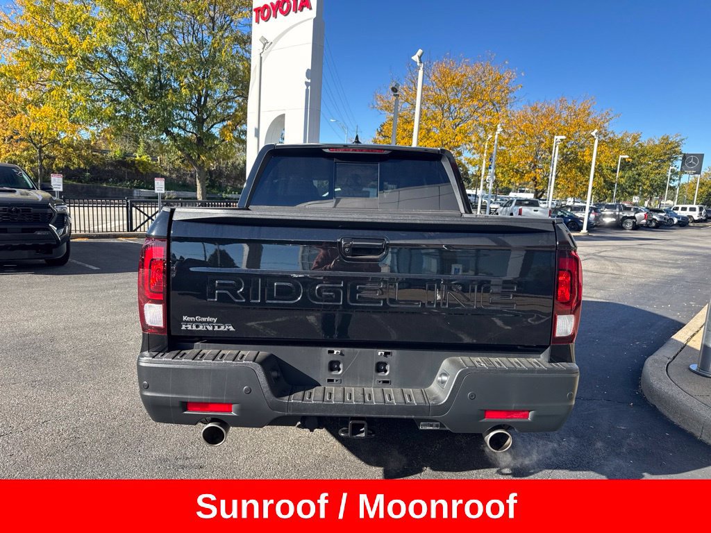 Used 2025 Honda Ridgeline Black Edition image 5