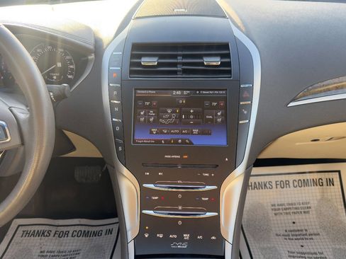 Used 2014 Lincoln MKZ AWD image 18