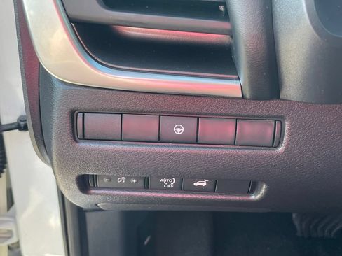 Used 2023 Nissan Rogue SV w/ SV Premium B Package AWD/4WD image 12