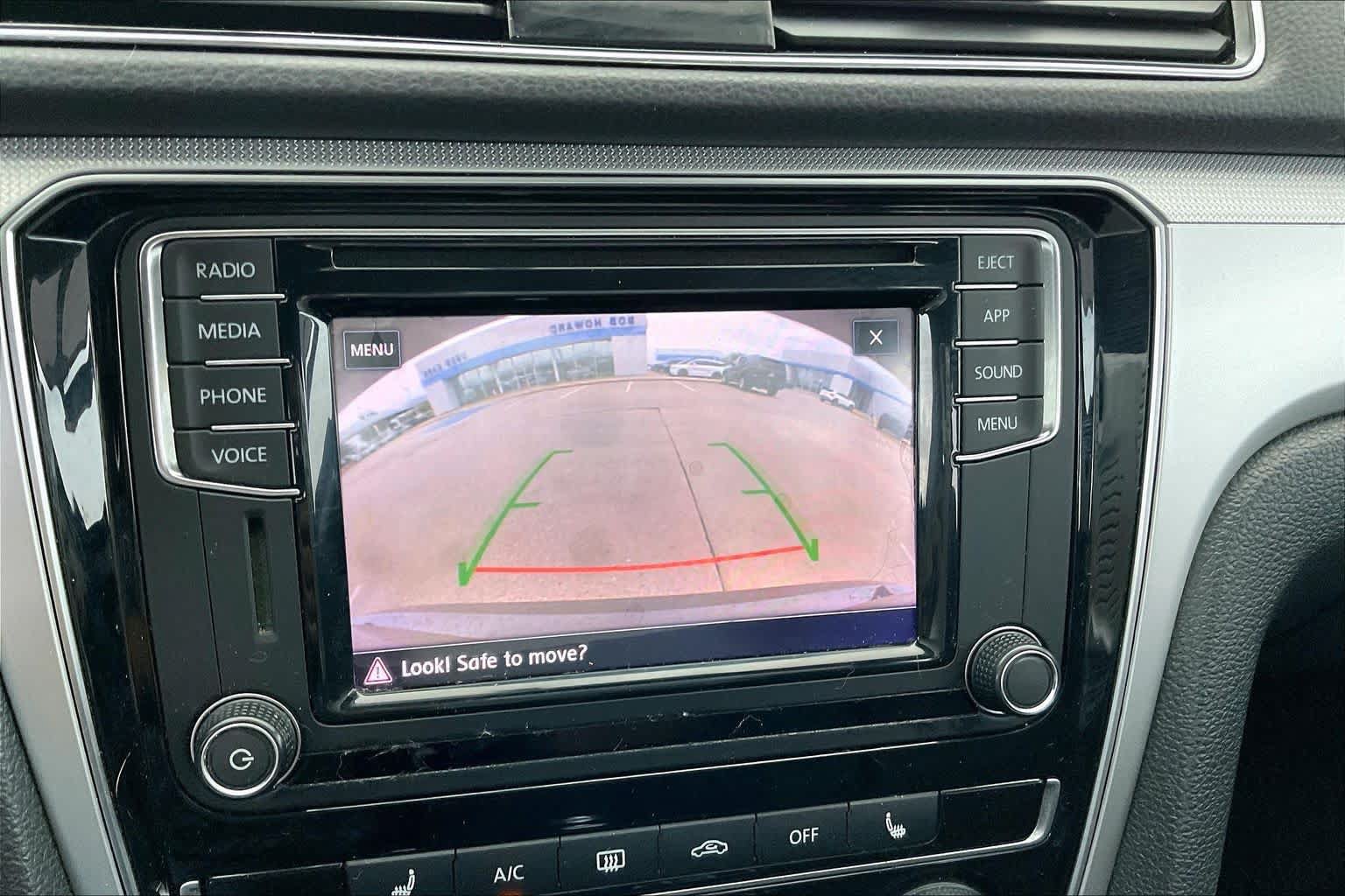 Used 2019 Volkswagen Passat 2.0T Wolfsburg w/ Wheels & Sunroof Package FWD image 27