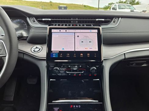 New 2025 Jeep Grand Cherokee Limited w/ Luxury Tech Group II image 20