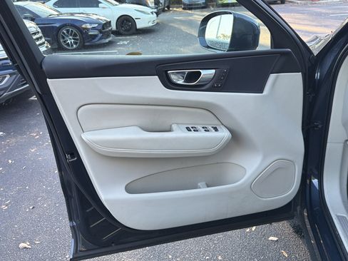 Certified 2023 Volvo XC60 B5 Core w/ Climate Package image 14