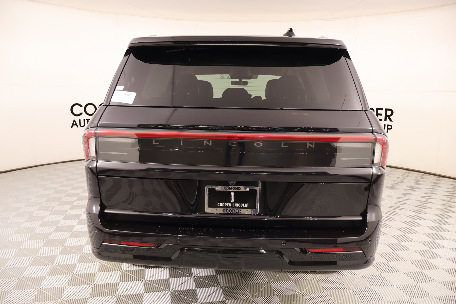 New 2026 Lincoln Navigator Premiere AWD/4WD image 22