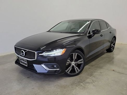Used 2022 Volvo S60 B5 Inscription image 20