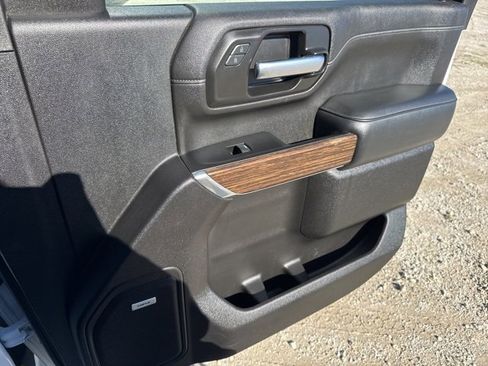 Used 2023 Chevrolet Silverado 2500 High Country image 32