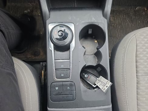 Used 2020 Ford Escape SE image 42