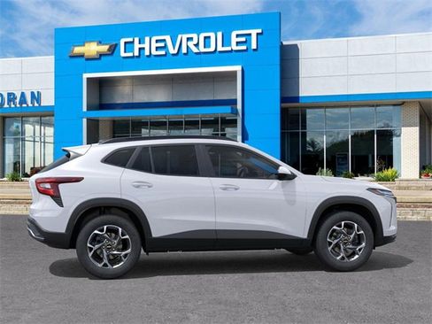 New 2026 Chevrolet Trax LT image 5