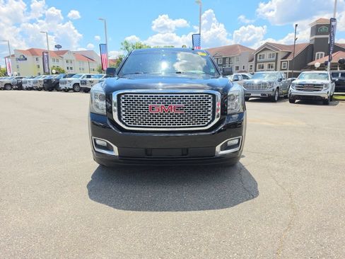 Used 2017 GMC Yukon XL Denali w/ Open Road Package AWD/4WD image 3