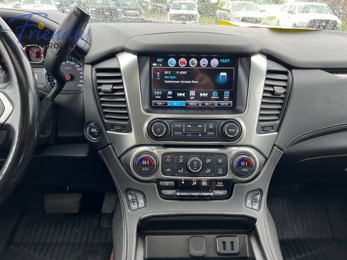 Used 2019 Chevrolet Suburban Premier AWD/4WD image 16