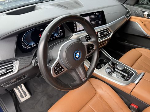 Used 2022 BMW X5 xDrive45e w/ M Sport Package AWD/4WD image 4
