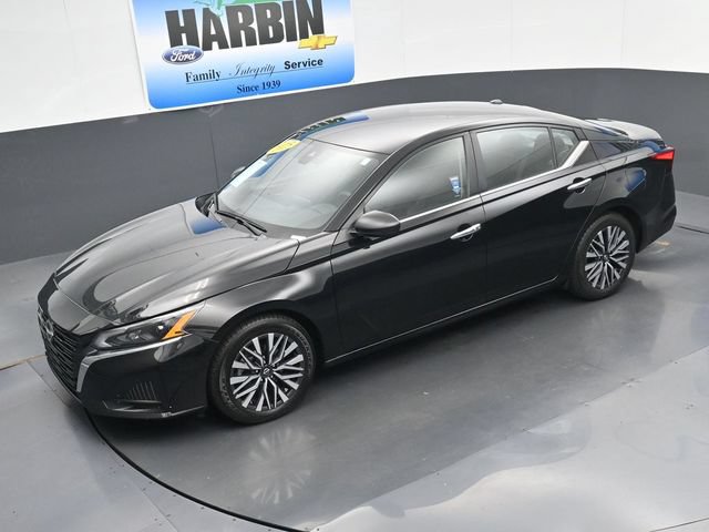 Used 2025 Nissan Altima 2.5 SV FWD image 23
