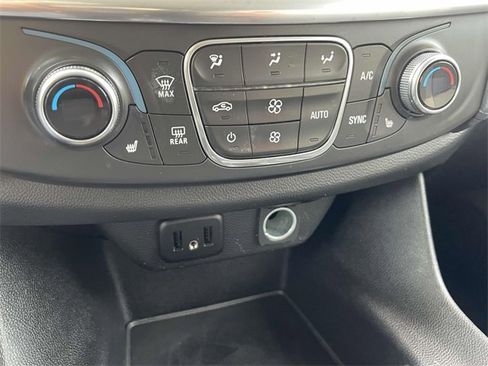 Certified 2019 Chevrolet Traverse LT w/ LT Premium Package image 21