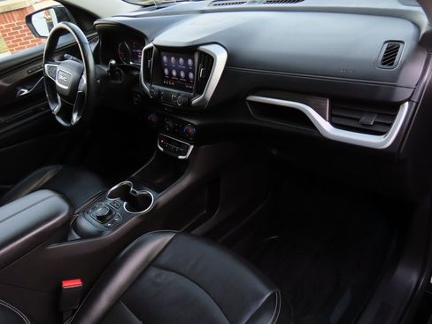 Used 2022 GMC Terrain SLT w/ Tech Package image 11