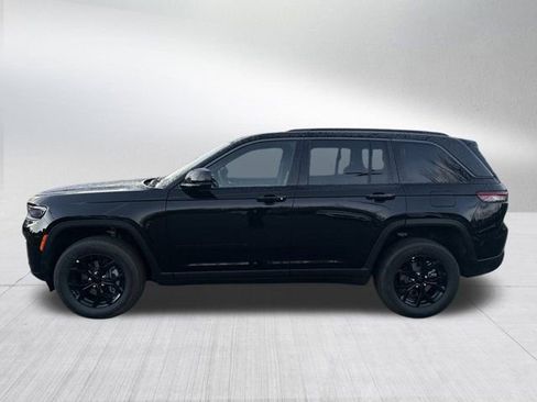 New 2026 Jeep Grand Cherokee Altitude image 8