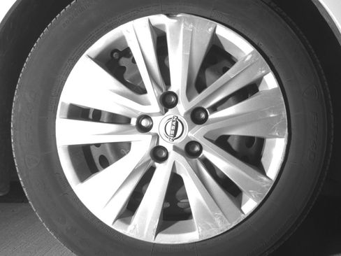 Used 2025 Nissan Sentra S image 12