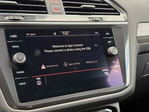 Used 2022 Volkswagen Tiguan SEL R-Line image 30