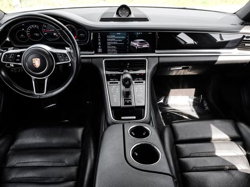 Used 2018 Porsche Panamera 4 image 15