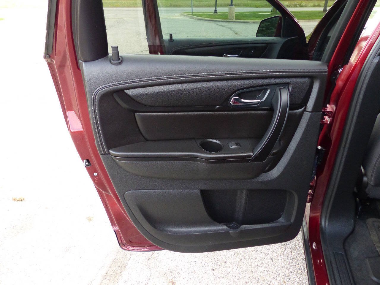 Used 2017 Chevrolet Traverse LT w/ Style and Technology Package AWD/4WD image 37