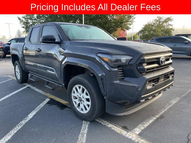Used 2025 Toyota Tacoma SR5 AWD/4WD image 12