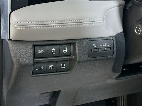 Used 2022 Toyota Avalon Limited w/ Advanced Safety Package image 10