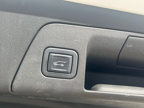 Used 2023 Buick Envision Essence w/ Sport Touring Package image 15