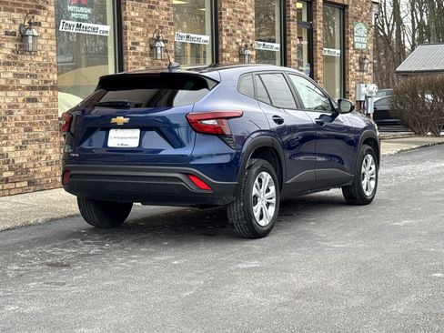 Used 2024 Chevrolet Trax LS image 5
