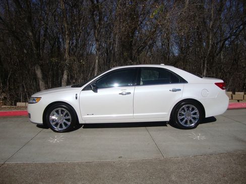 Used 2011 Lincoln MKZ Hybrid w/ 202A Rapid Spec Order Code image 2