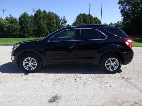 Used 2017 Chevrolet Equinox LT w/ Convenience Package FWD image 2