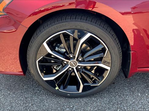 New 2025 Nissan Altima 2.5 SR w/ SR Premium Package image 13