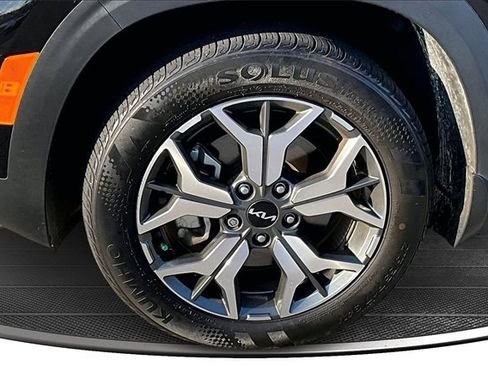 Used 2023 Kia Seltos EX image 33